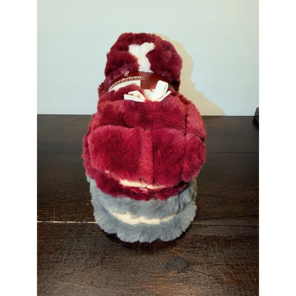 Brookstone 2-Pack Cozy Slipper Socks Anti slip Grippers Burgundy Grey Sz 7-9.5